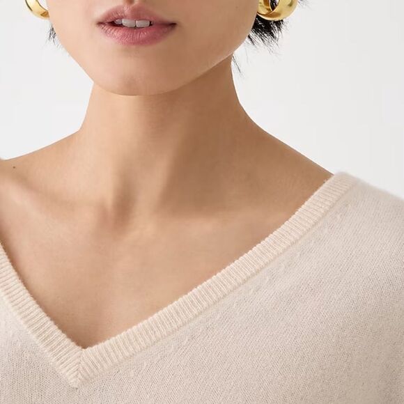 NWT J CREW Cashmere relaxed V-neck sweater in Heather Muslin - Picture 4 of 7